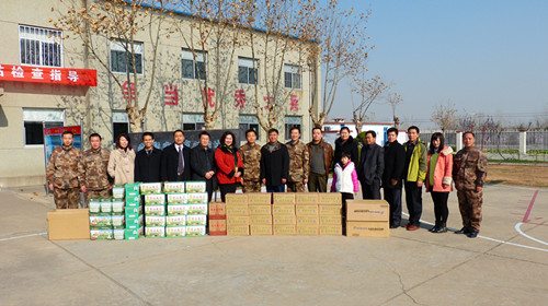 慰问日照雷达站官兵