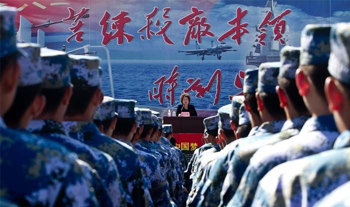 “沂蒙新红嫂”走进北海舰队某训练基地慰问兵儿子